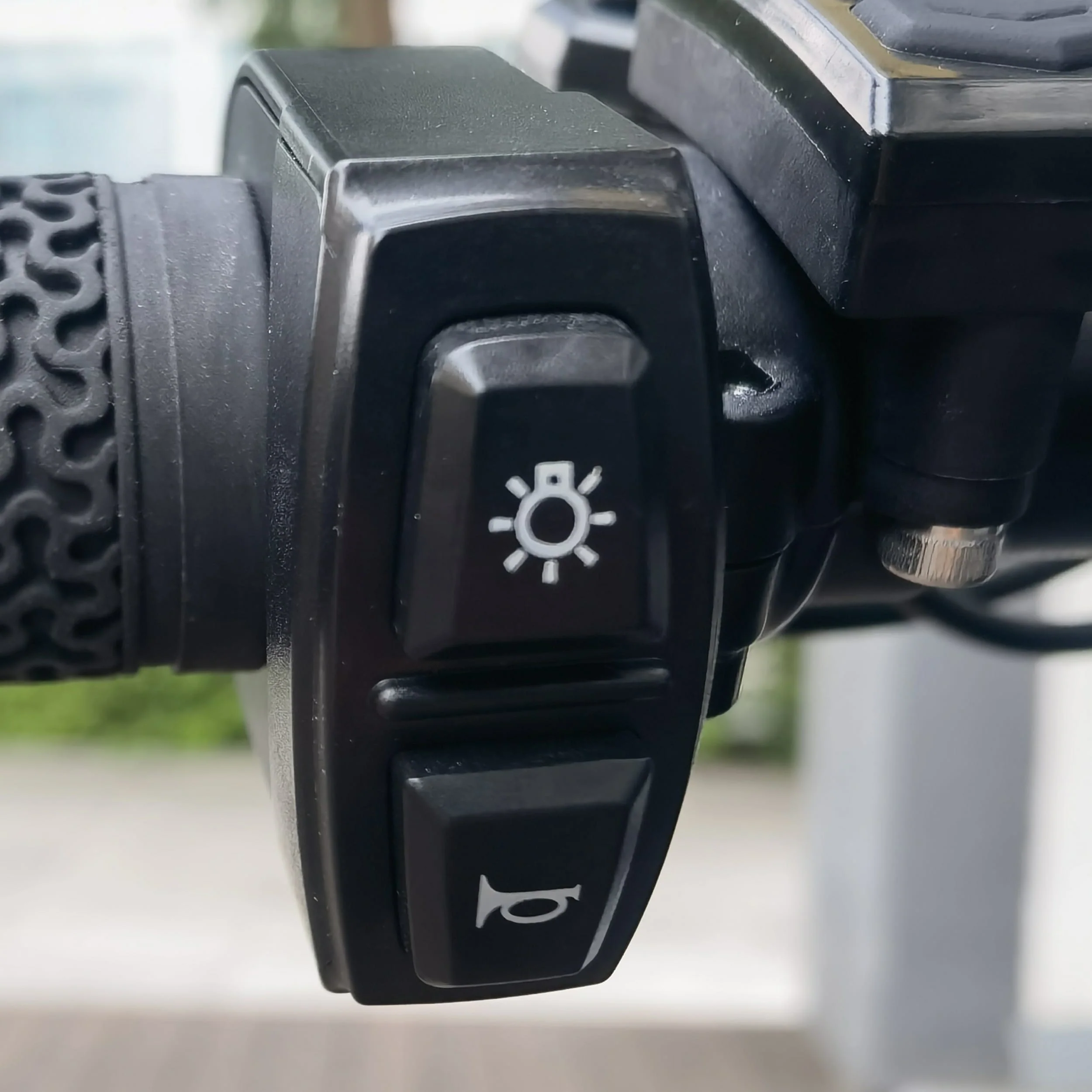 HORN AND TURN SIGNAL CONTROLLER - Image 4